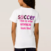 女の子のワイシャツのようなサッカーの蹴り Tシャツ (裏面)