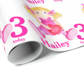 女の子の一流の年齢によって絵を描かれる縫いぐるみ人形の誕生日の覆い ラッピングペーパー (ロールコーナー)