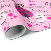 女の子の一流の年齢のてんとう虫の誕生日のパターン(の模様が)あるな覆い ラッピングペーパー (ロールコーナー)