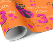 女の子の一流の年齢のてんとう虫の誕生日のパターン（の模様が）あるな覆い ラッピングペーパー (ロールコーナー)