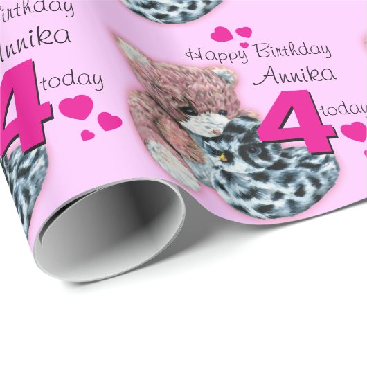 女の子の一流の年齢4の柔らかいおもちゃの誕生日のパターン（の模様が）あるな覆い ラッピングペーパー (ロールコーナー)