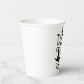 女の子の中で魔女おもしろいを飲み干す 紙コップ (右)