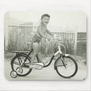 女の子の乗馬の自転車 マウスパッド