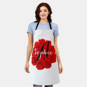 女の子の人気がある名前サプライズギフトピンクローズ エプロン (着用した状態)