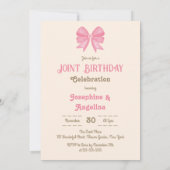 女の子の共同誕生日 かわいいピンクの蝶リボン パール写真 招待状 (裏面)