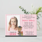 女の子の写真 卒業 ピンクのストライプのクマ 招待状 (スタンド正面)