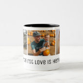 女の子の初めての愛のお父さんの日写真 ツートーンマグカップ (中央)