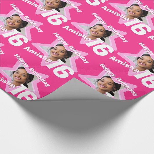 女の子の名前あなたの写真を追加16th誕生日ピンクの星 ラッピングペーパー (角)