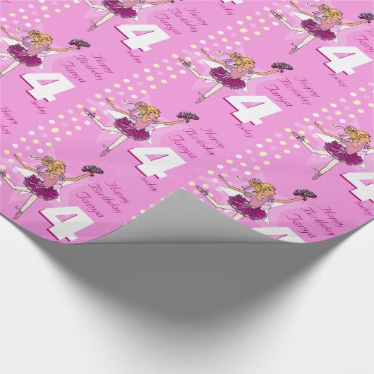 女の子の名前の年齢バレリーナ誕生日ラップパターン（の模様が）あるラップ ラッピングペーパー (角)