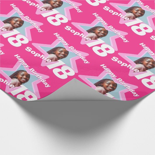 女の子の名前の年齢18あなたの写真のピンクの星のパターンを追加 ラッピングペーパー (角)