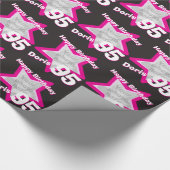 女の子の名前の第95誕生日の写真のピンクの黒の覆い ラッピングペーパー (角)