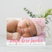 女の子の名前生まれたばかりのピンクのスクリプトオーバーレイ誕生 案内状 (スタンド正面)