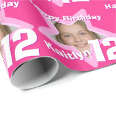 女の子の名前12th誕生日あなたのフォトピンクの星を追加 ラッピングペーパー (ロールコーナー)