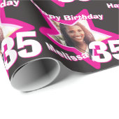 女の子の名前35th誕生日フォトピンクブラックラップ ラッピングペーパー (ロールコーナー)