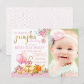 女の子の小さなかぼちゃの写真 ファースト バースデー 招待状 (正面/裏面)