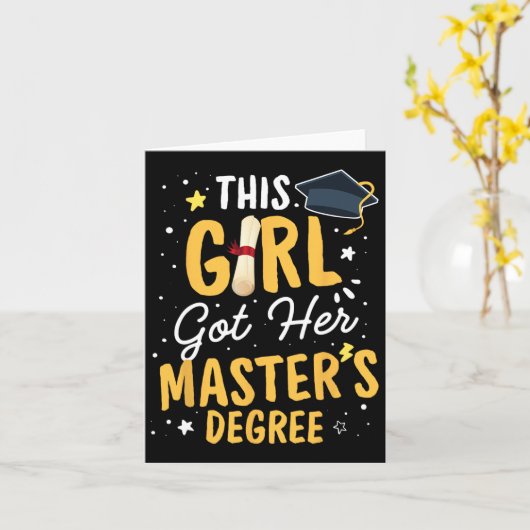 女の子の得マスターズ学位の卒業はそれをマスター カード (黄色い花)