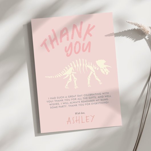 女の子の恐竜の化石の誕生日ピンクの感謝 サンキューカード