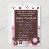 女の子の明るいピンク及びモダンなブラウンのデイジーの花のシャワー 招待状 (正面)