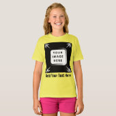 女の子の服を追加イメージブラックテンプレート女の子の子 Tシャツ (正面フル)