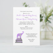 女の子の本およびブランチのベビーシャワー/ベビーは振りかけます 招待状 (スタンド正面)