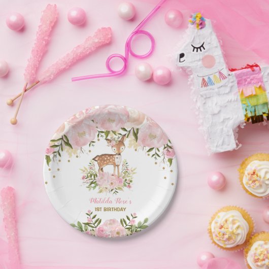 女の子の森林シカのピンクの花の森林雌ジカの誕生日 ペーパープレート (パーティー)