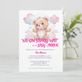 女の子の水色のウッドランドベビーのクマのシャワー 招待状 (スタンド正面)