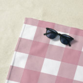 女の子の水色ストロベリートリオとプレイド ビーチタオル (インサイチュ)