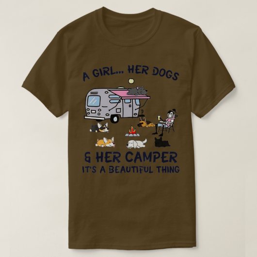 女の子の犬とキャンパーがキャンプギフトをキャンピおもしろいング Tシャツ (デザイン正面)