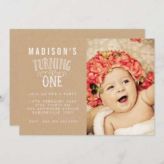 女の子の第1誕生日パーソナライズな数写真 招待状 (正面/裏面)