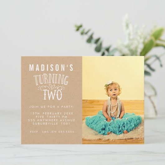 女の子の第2の誕生日パーソナライズされた番号写真 招待状 (スタンド正面)