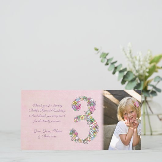 女の子の第3誕生日は写真カード感謝していしています サンキューカード (スタンド正面)