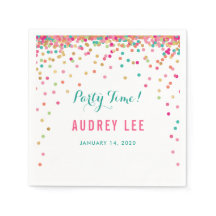 女の子の紙吹雪ふりかける誕生日パーティーの装飾