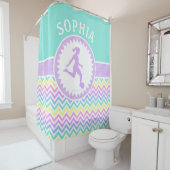 女の子の虹シェブロンおよびティール（緑がかった色）のサッカー シャワーカーテン (インサイチュ)
