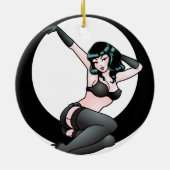 女の子の装飾50sのピンナップのギフトの上のレトロPin セラミックオーナメント (裏面)