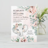 女の子の象の1歳の誕生日 ブッシュ フラワーのユーカリ 招待状 (スタンド正面)