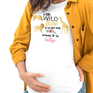 女の子の赤ちゃんシャワーに向かう小さな野生の人 Tシャツ