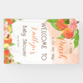 女の子の赤ちゃんシャワーに小さな桃が彼女の道にある 横断幕 (横)