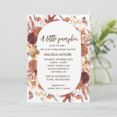 女の子の赤ちゃんシャワーの途中に小さなかぼちゃがある 招待状 (スタンド正面)