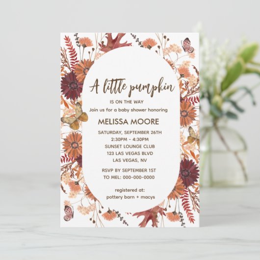 女の子の赤ちゃんシャワーの途中に小さなかぼちゃがある 招待状 (スタンド正面)