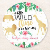 女の子の赤ちゃんシャワーを彼女の道にある小さな野生の人 ラウンドペーパーコースター (正面)