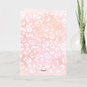 女の子の頬染めピンクパーチレオパード動物誕生日 カード (裏面)