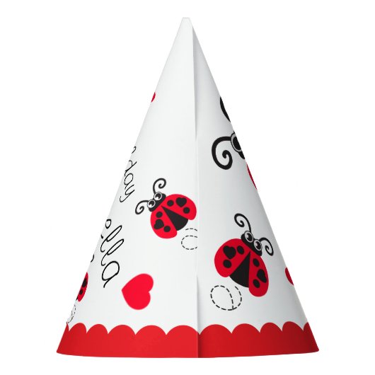 女の子の飛んでいるハートラディバグ赤い名前の最初の誕生日 パーティーハット (裏面)