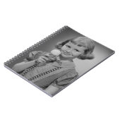 女の子の食べ物のアイスクリーム ノートブック (左側)