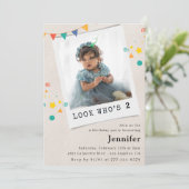 女の子の2歳の誕生日+写真招待状 招待状 (スタンド正面)