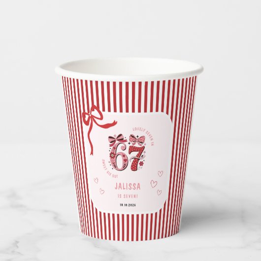 女の子の6歳7歳誕生日、ピンクの子供用7歳誕生日 紙コップ (正面)