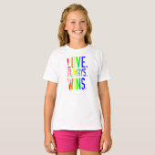 女の子のTシャツ愛は虹に常に勝ちます Tシャツ (正面フル)