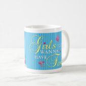 女の子はちょうどおもしろいのマグを持ちたいと思います コーヒーマグカップ (正面右)