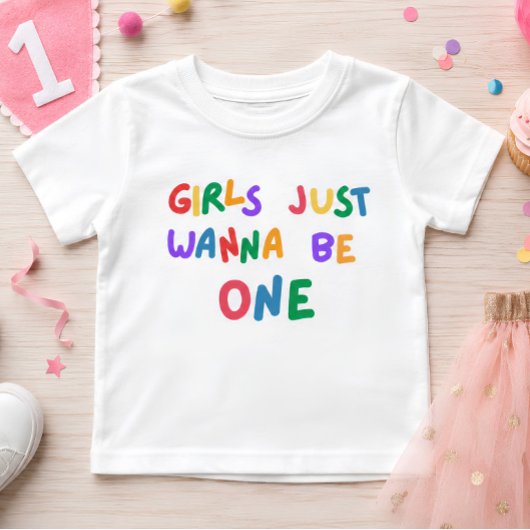 女の子はカラフルに1歳を祝おう ベビーTシャツ