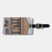 女の子はローマのパンテオンの前に座っている。 ラゲッジタグ (正面横)