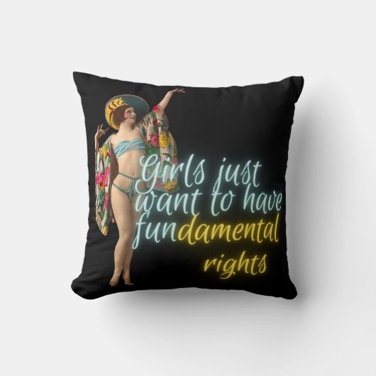 女の子は基本的な権利を求めるキャンピーダンサー クッション (正面)